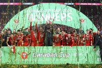 «Ливерпуль» завоевывает Кубок английской лиги, достигая исторической десятой победы