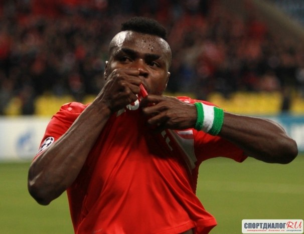 http://sportdialog.ru/sites/default/files/images/new/emenike_nash_4.jpg